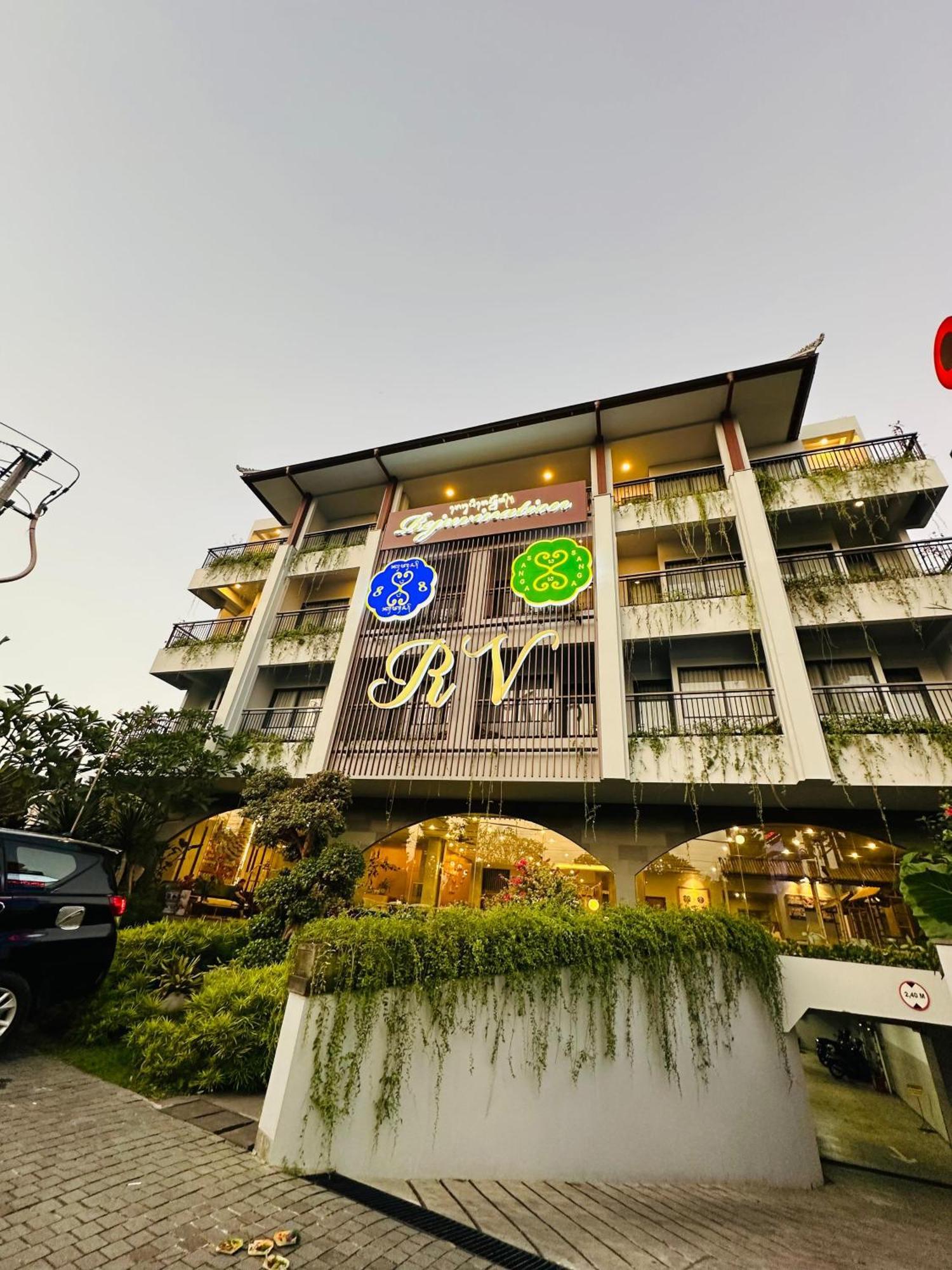 Rv Hotel Gianyar Ubud Exterior foto